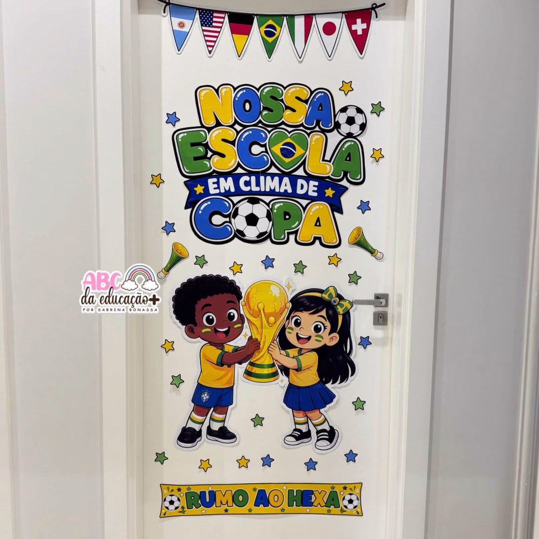 Painel de Porta Minha Escola em Clima de Copa
