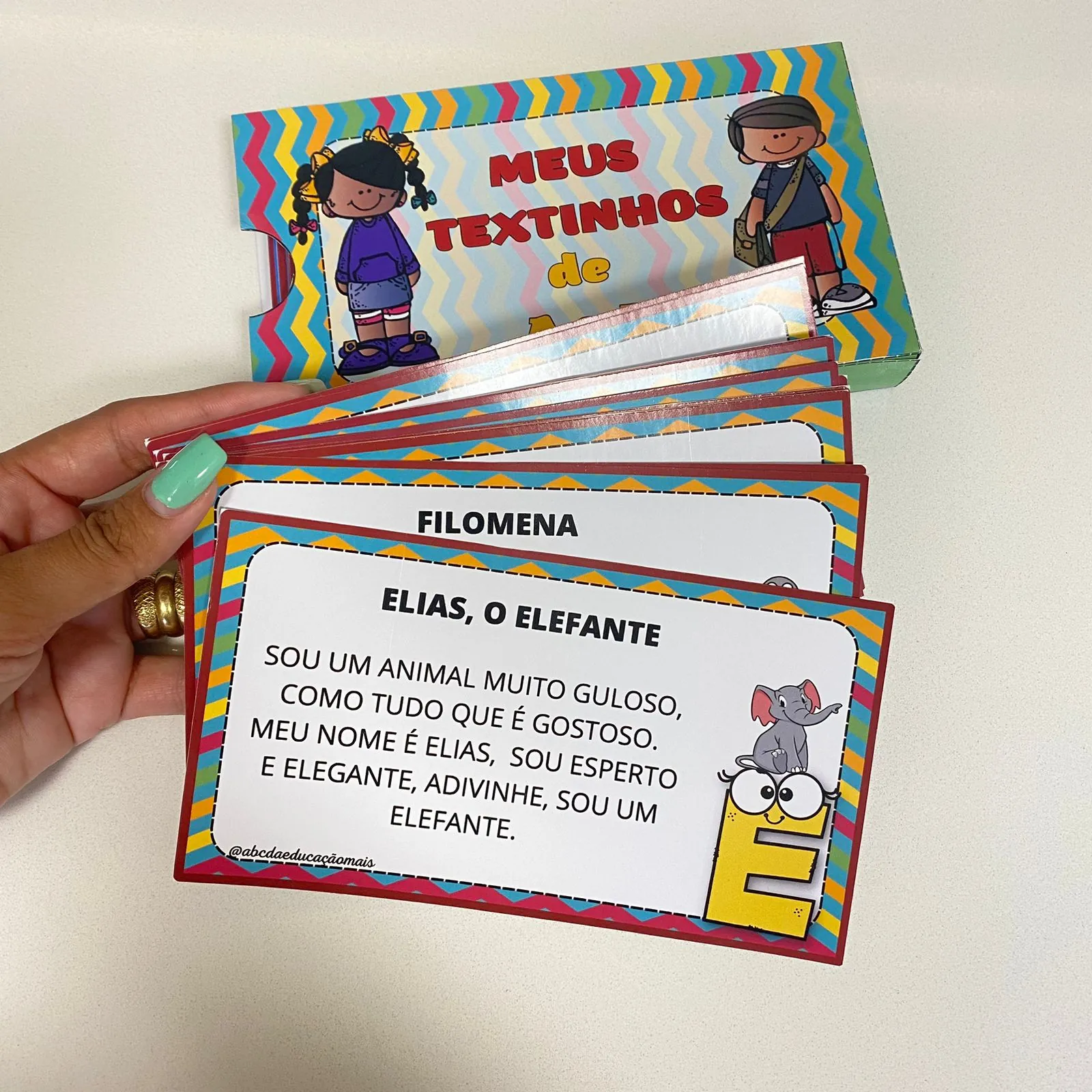 Fichas de leitura “textos de A a Z”- Letra cursiva e bastão - Imagem 2