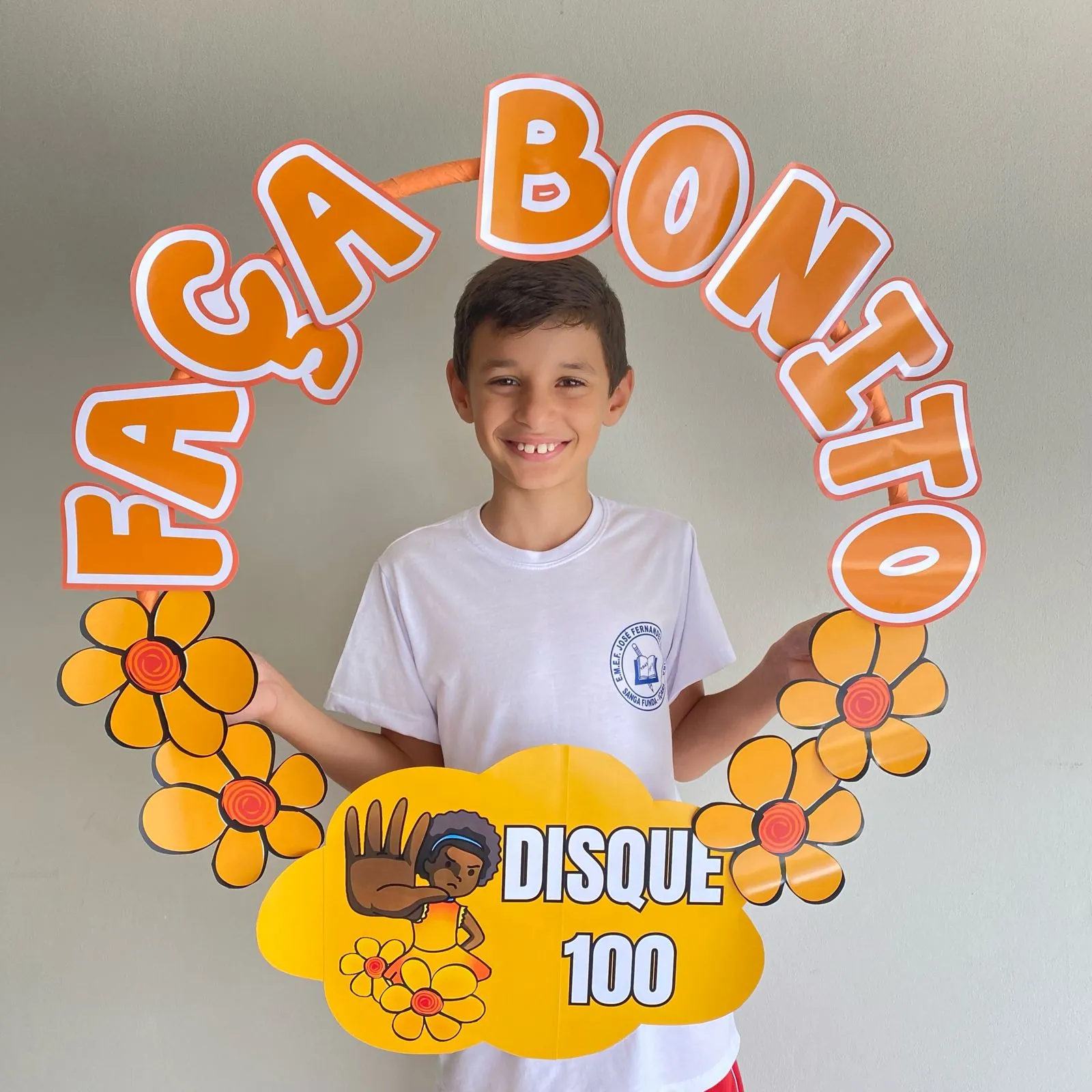 Moldura para Fotos no Bambolê – Maio Laranja