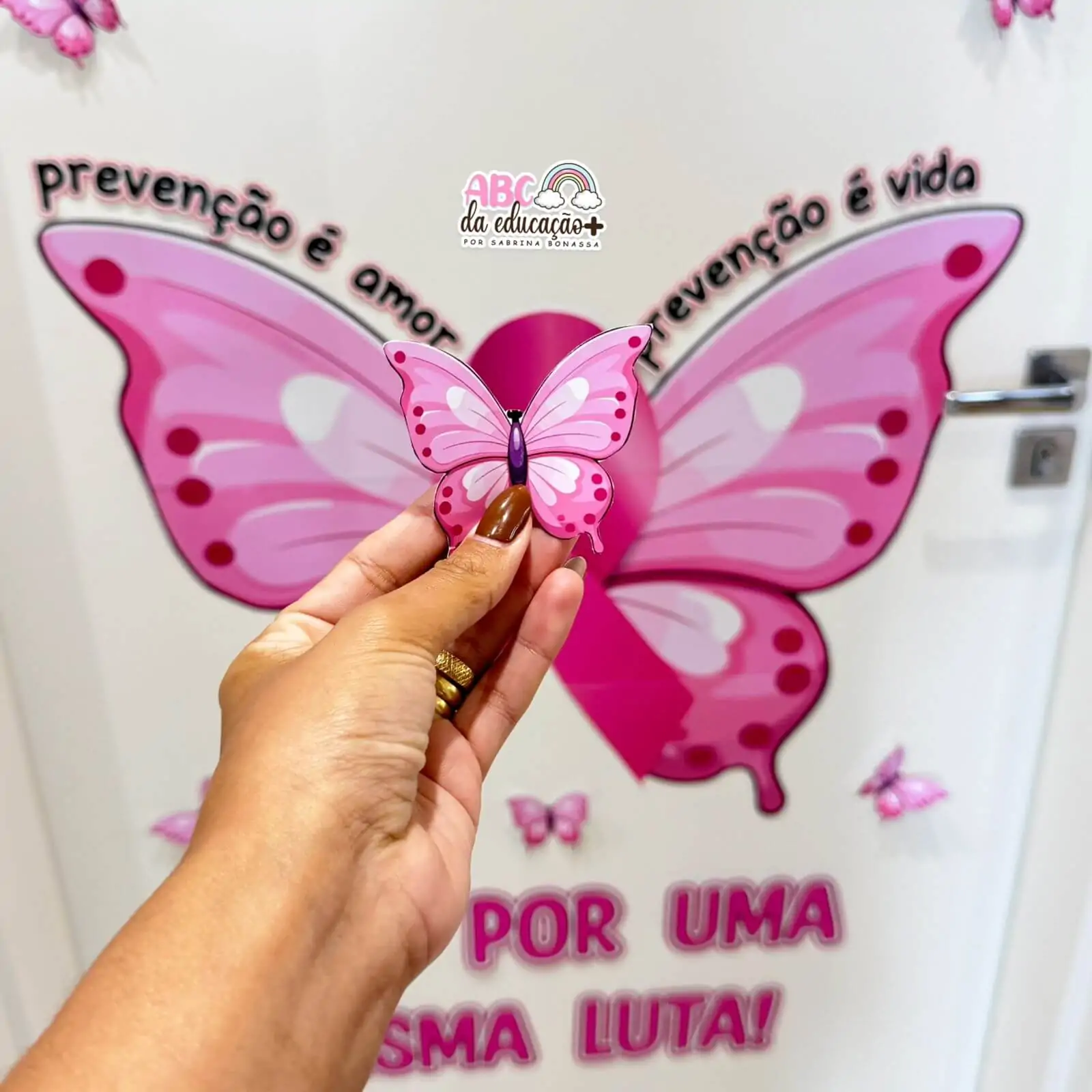Painel De Porta Outubro Rosa – Borboleta da Prevenção - Imagem 6