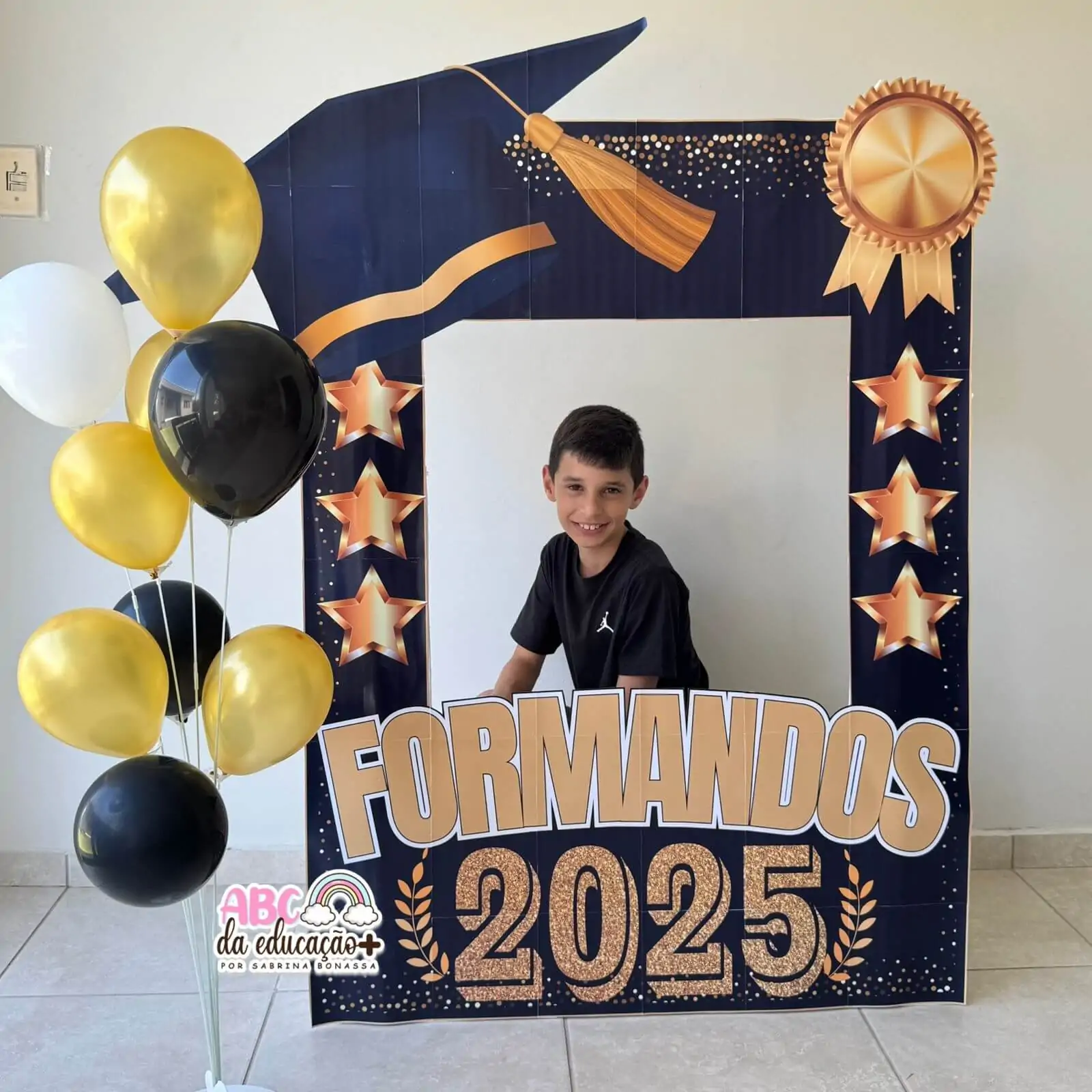 Moldura de Fotos Gigante – Infantil Preto e Dourado - Imagem 3