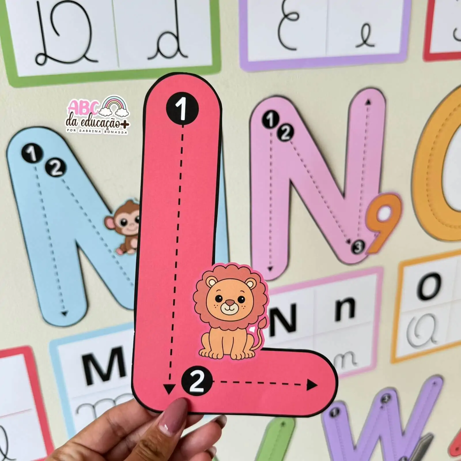 Alfabeto Tracejado de Parede Ilustrado - Imagem 2