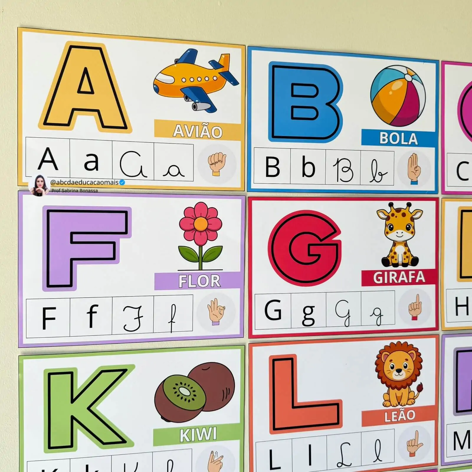 Alfabeto de Parede Inclusivo com Libras e os 4 Tipos de Letra - Imagem 2