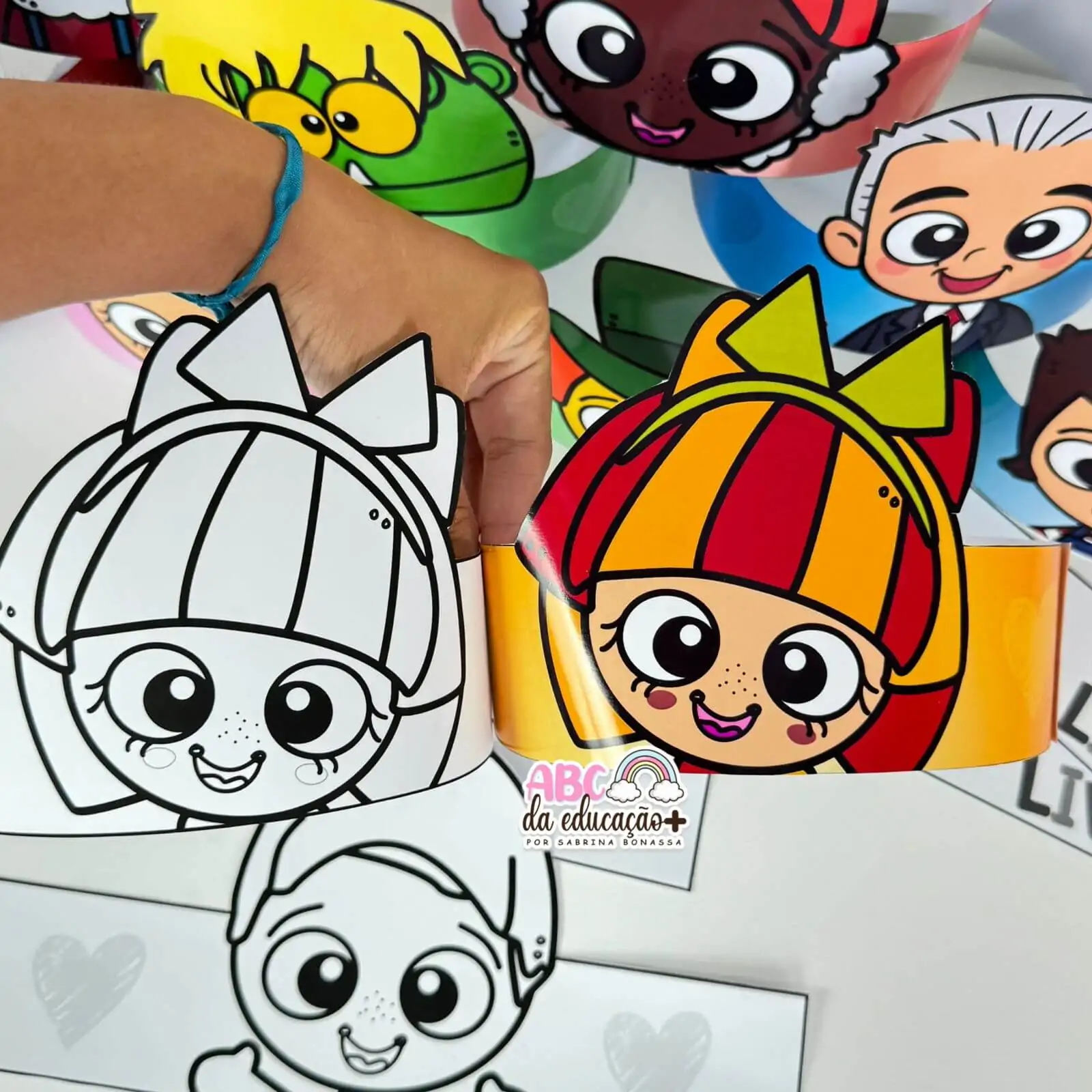 Viseiras lúdicas para o Dia do Livro colorida e para colorir - Imagem 2